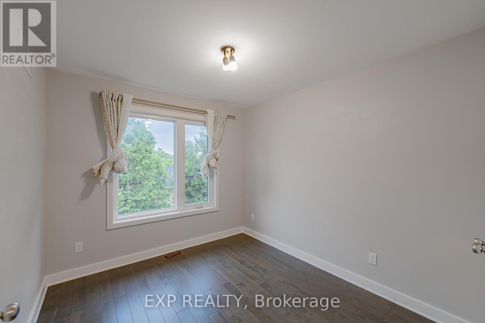












14 CAMIL STREET

,
Ottawa,




Ontario
K1K0X1

