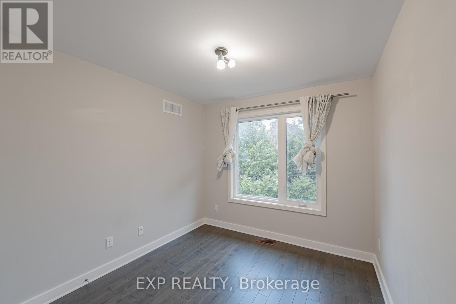 












14 CAMIL STREET

,
Ottawa,




Ontario
K1K0X1


