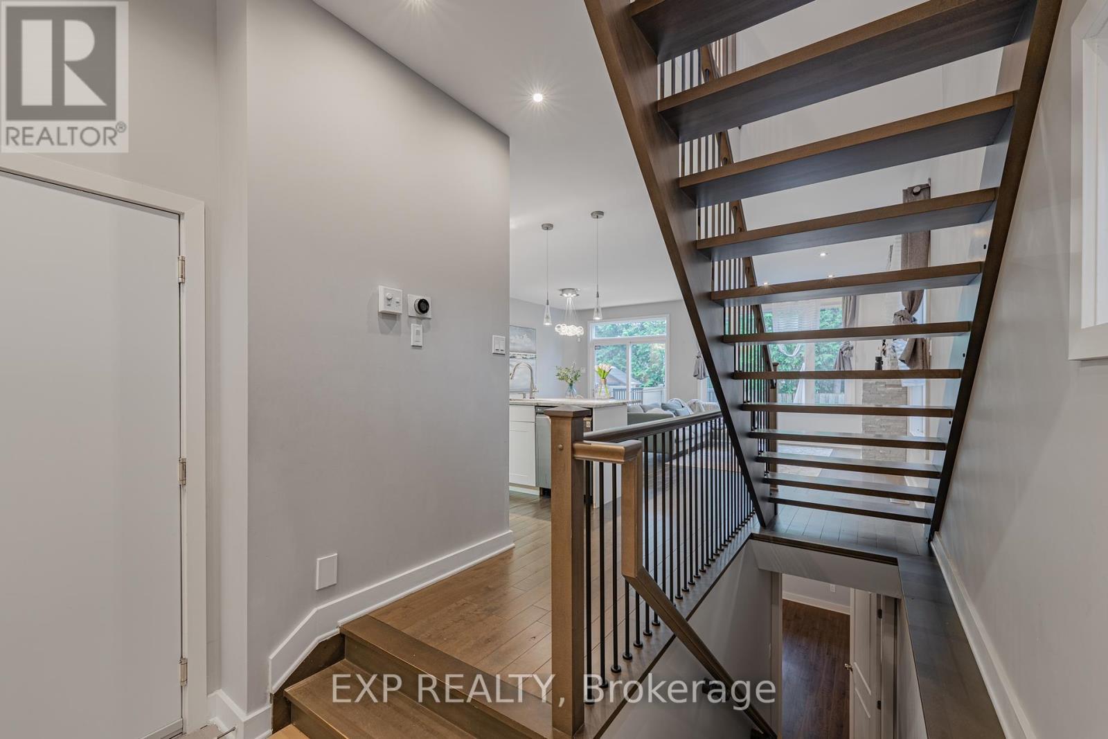 












14 CAMIL STREET

,
Ottawa,




Ontario
K1K0X1

