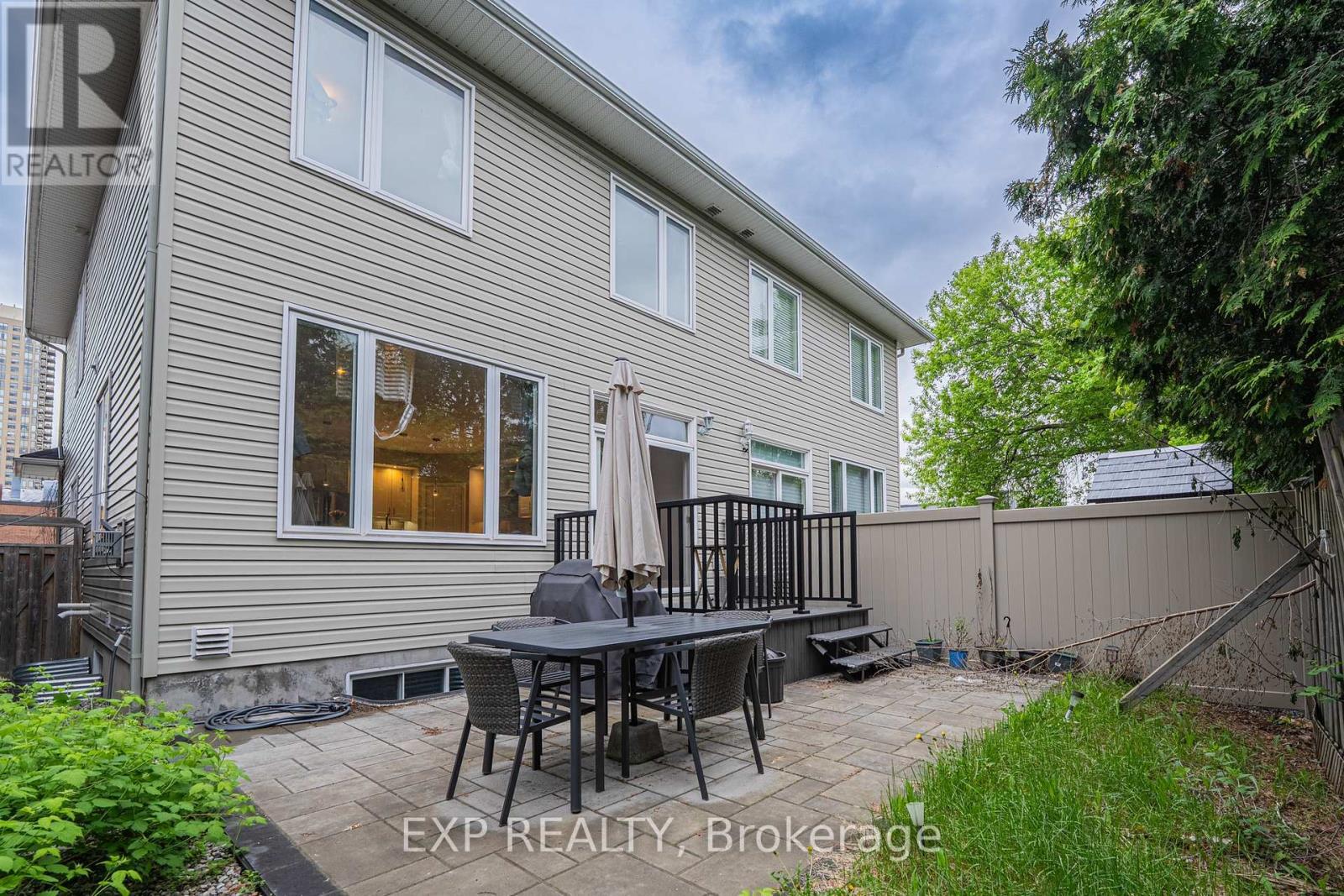 












14 CAMIL STREET

,
Ottawa,




Ontario
K1K0X1

