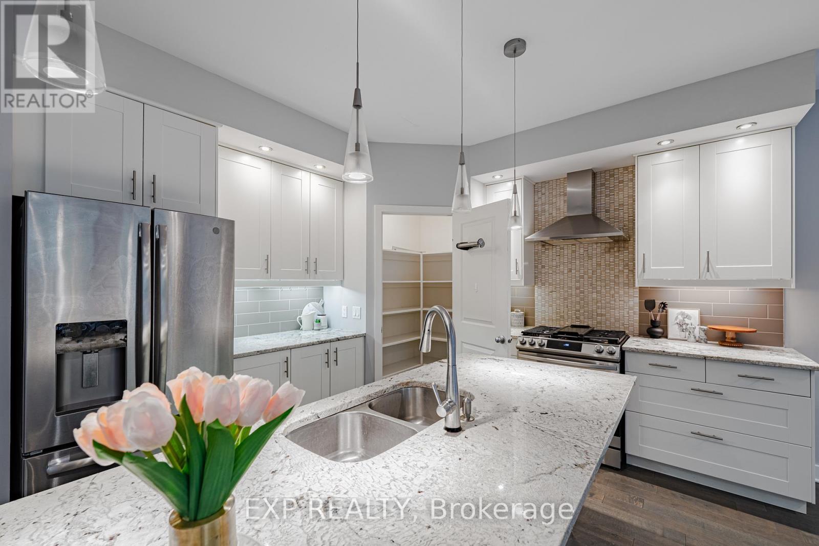 












14 CAMIL STREET

,
Ottawa,




Ontario
K1K0X1

