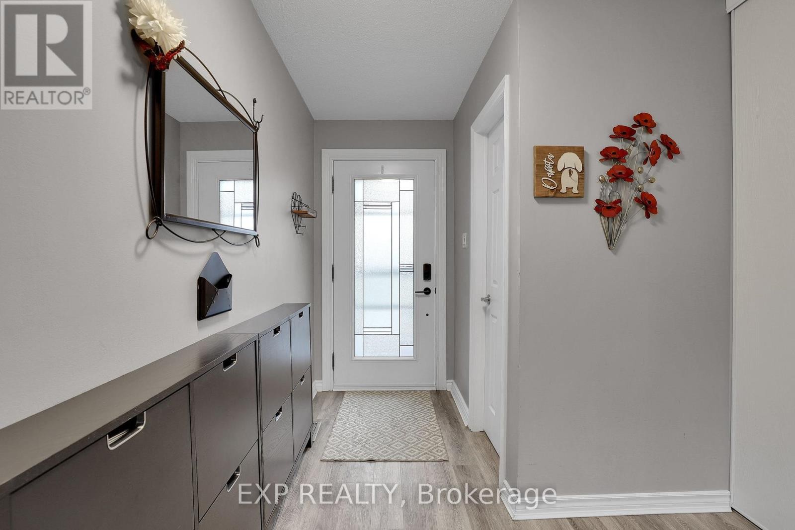 












112 CLAIBORNE WAY

,
Ottawa,




Ontario
K1E3V9


