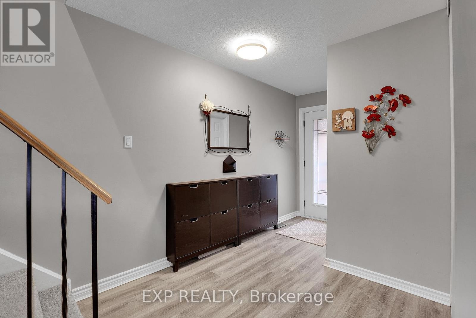 












112 CLAIBORNE WAY

,
Ottawa,




Ontario
K1E3V9


