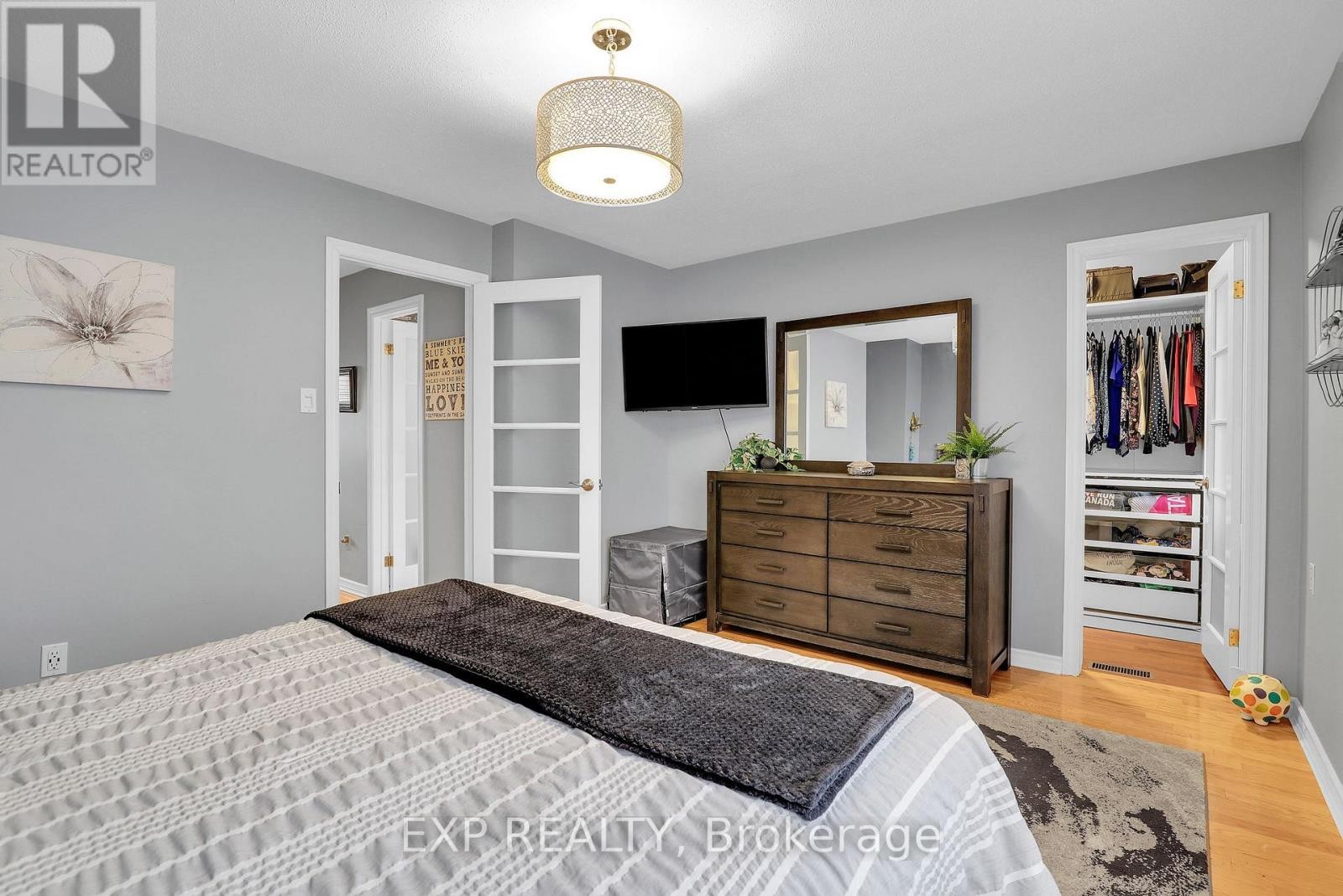 












112 CLAIBORNE WAY

,
Ottawa,




Ontario
K1E3V9


