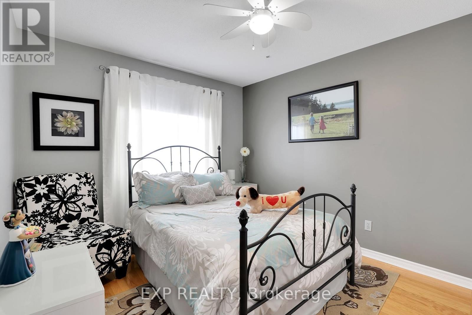 












112 CLAIBORNE WAY

,
Ottawa,




Ontario
K1E3V9


