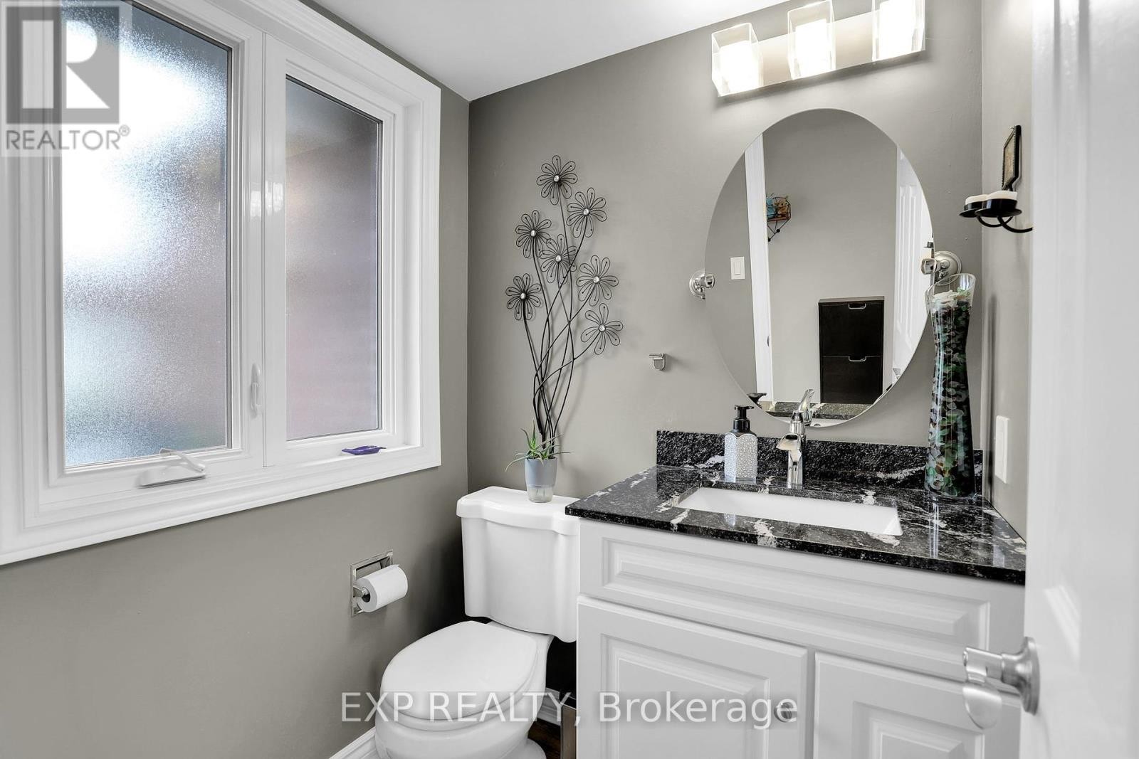 












112 CLAIBORNE WAY

,
Ottawa,




Ontario
K1E3V9

