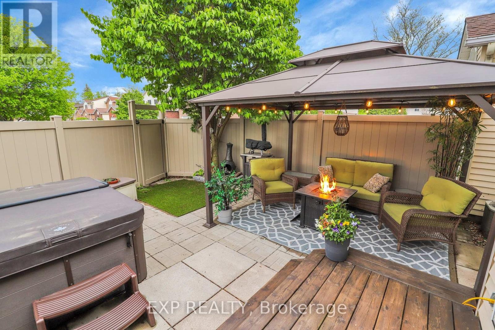 












112 CLAIBORNE WAY

,
Ottawa,




Ontario
K1E3V9

