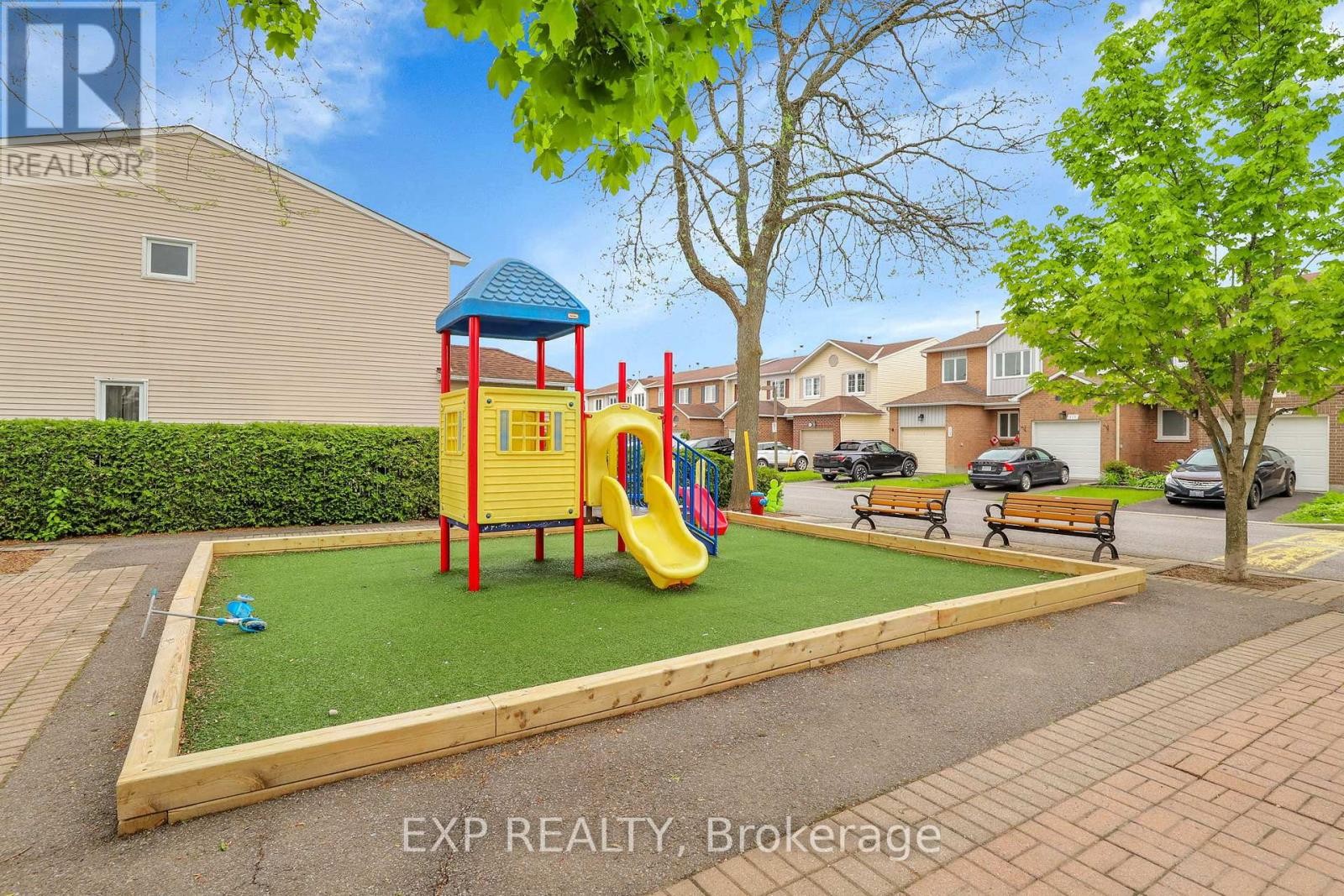 












112 CLAIBORNE WAY

,
Ottawa,




Ontario
K1E3V9

