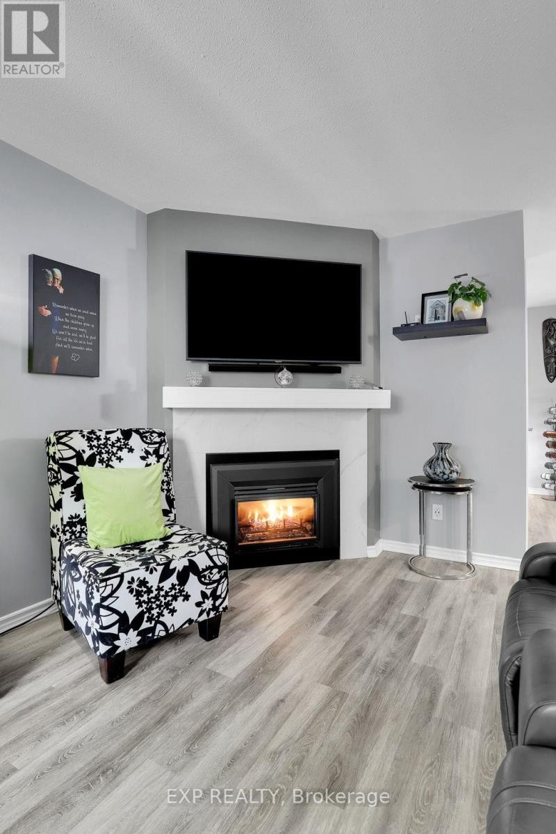 












112 CLAIBORNE WAY

,
Ottawa,




Ontario
K1E3V9

