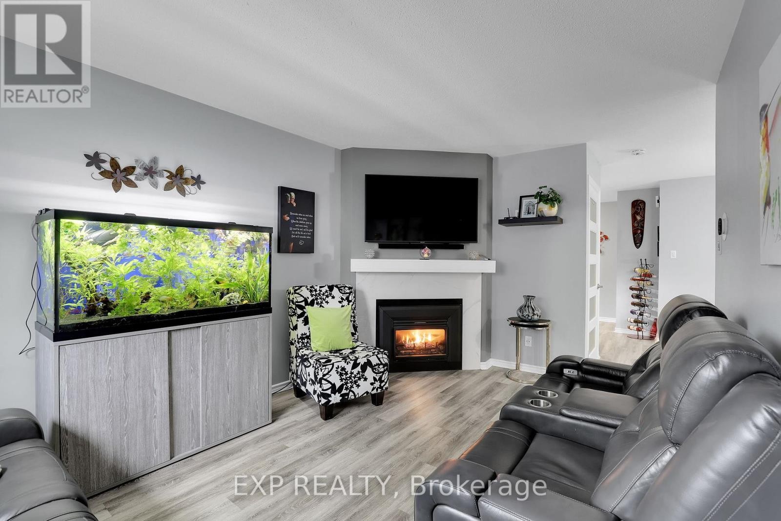 












112 CLAIBORNE WAY

,
Ottawa,




Ontario
K1E3V9

