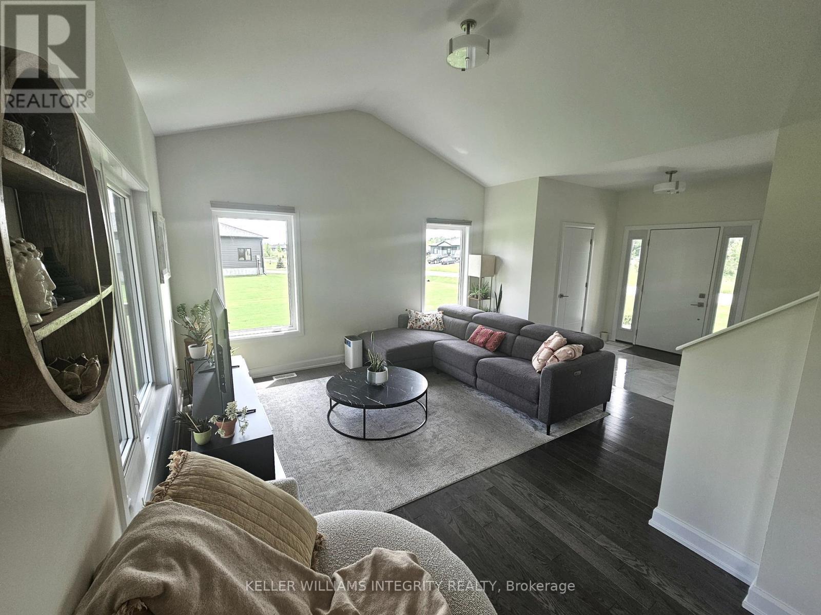 












114 MAPLESTONE DRIVE

,
North Grenville,




Ontario
K0G1J0

