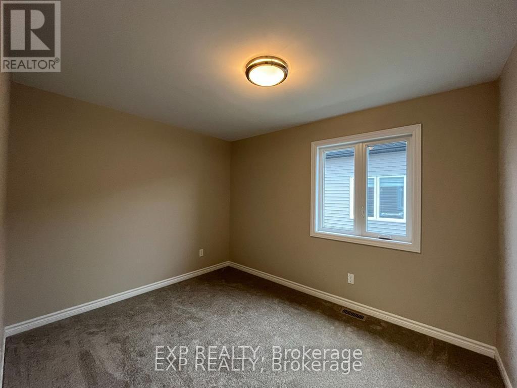 












53 CRAIG STREET

,
Russell,




Ontario
K4R1A6


