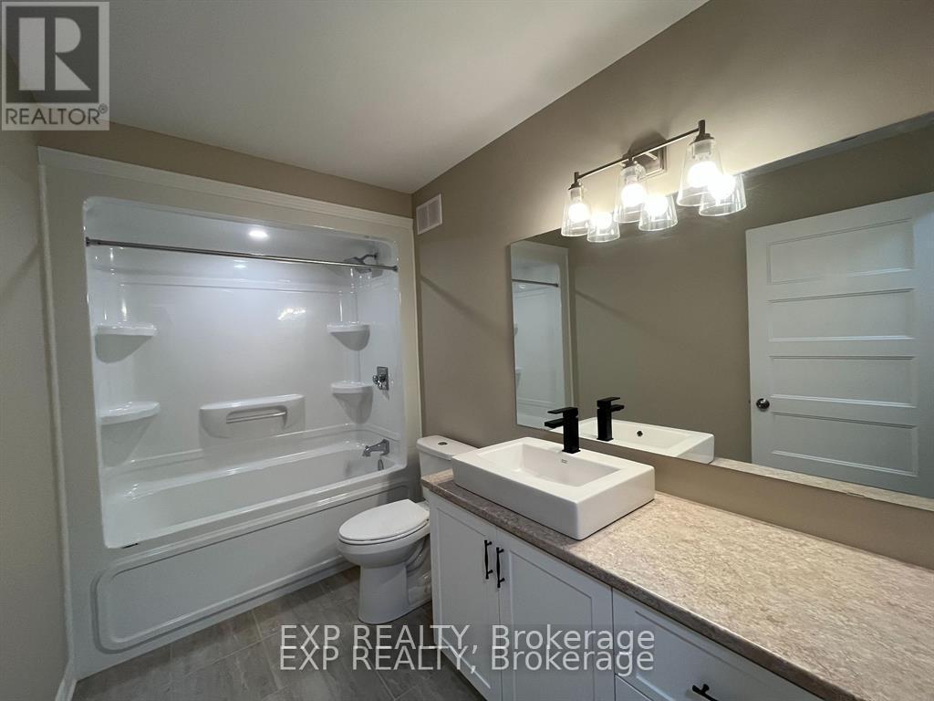 












53 CRAIG STREET

,
Russell,




Ontario
K4R1A6

