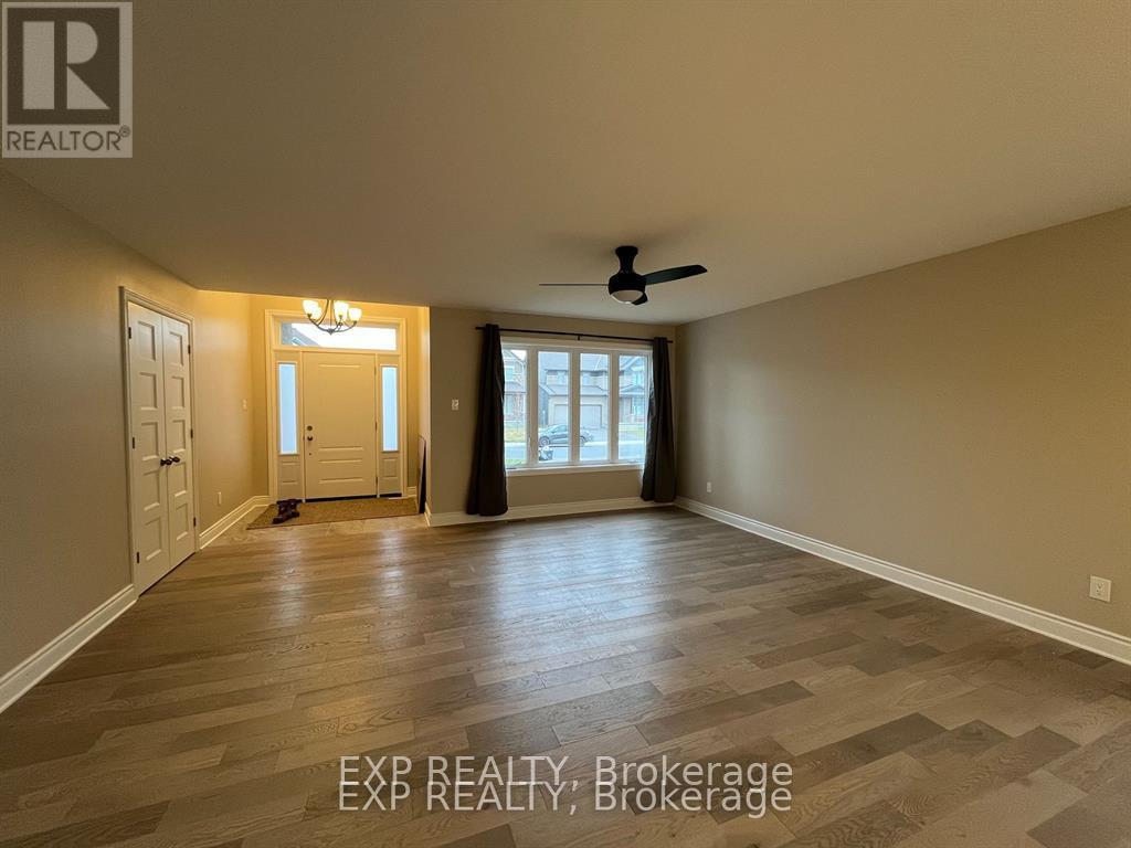 












53 CRAIG STREET

,
Russell,




Ontario
K4R1A6

