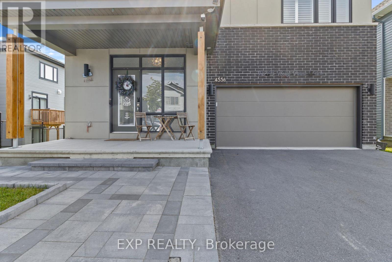 












4556 KELLY FARM DRIVE

,
Ottawa,




Ontario
K1X0G8

