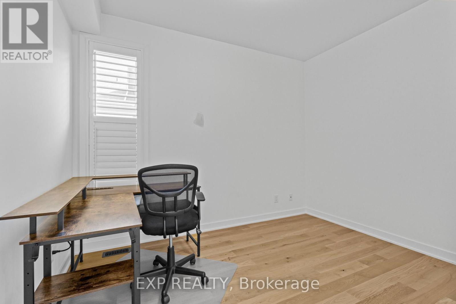 












4556 KELLY FARM DRIVE

,
Ottawa,




Ontario
K1X0G8

