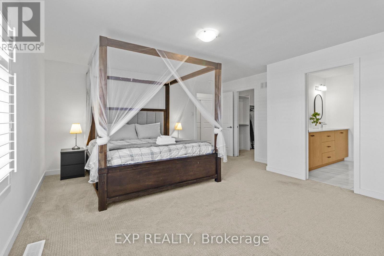 












4556 KELLY FARM DRIVE

,
Ottawa,




Ontario
K1X0G8

