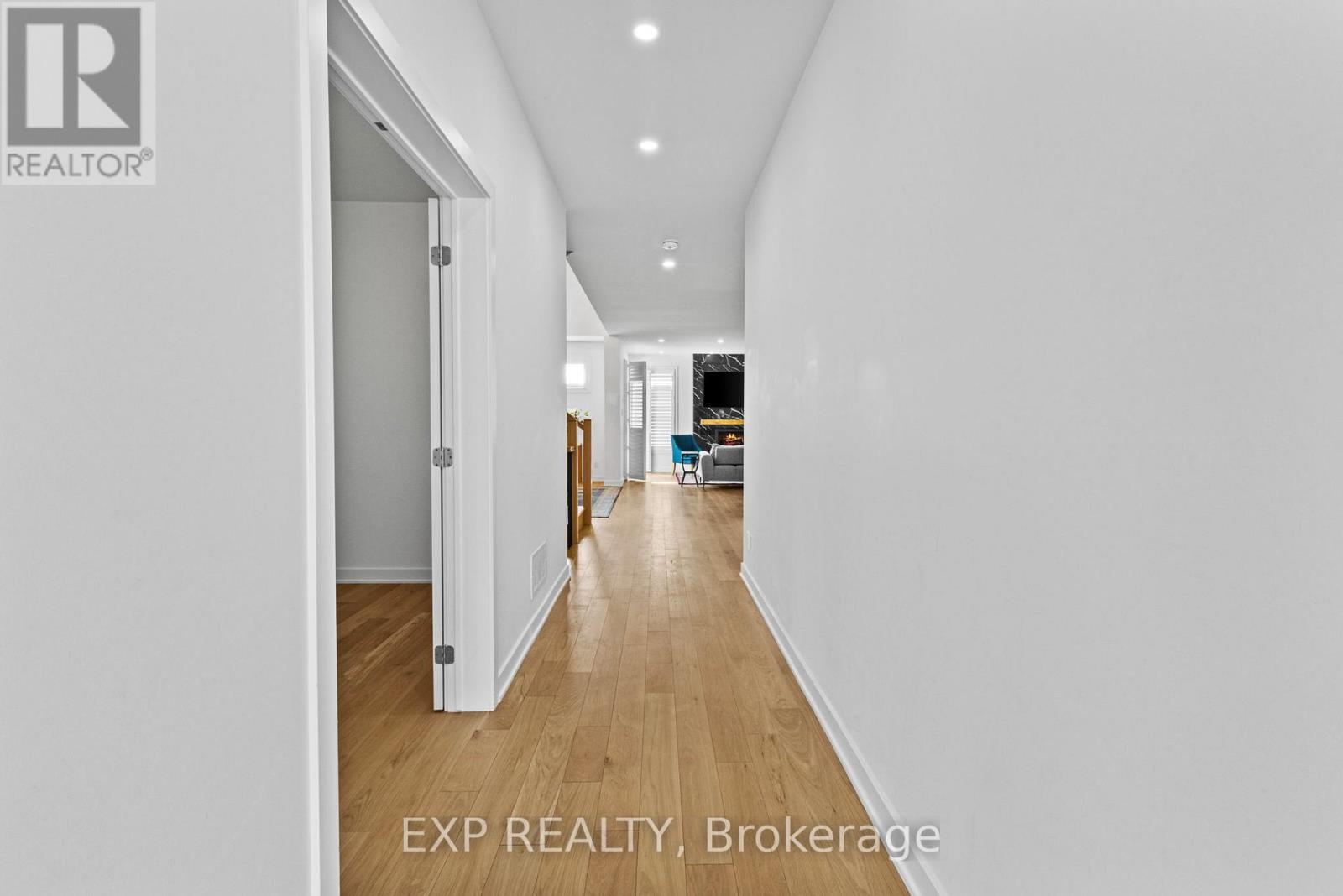 












4556 KELLY FARM DRIVE

,
Ottawa,




Ontario
K1X0G8

