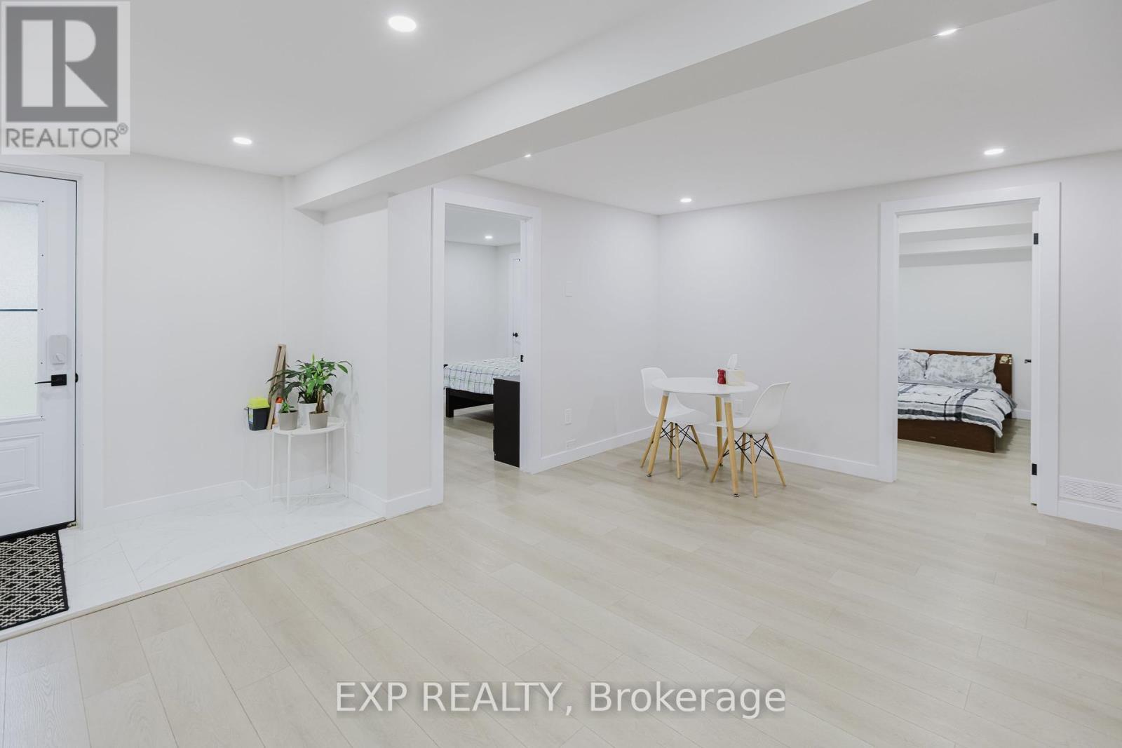 












4556 KELLY FARM DRIVE

,
Ottawa,




Ontario
K1X0G8

