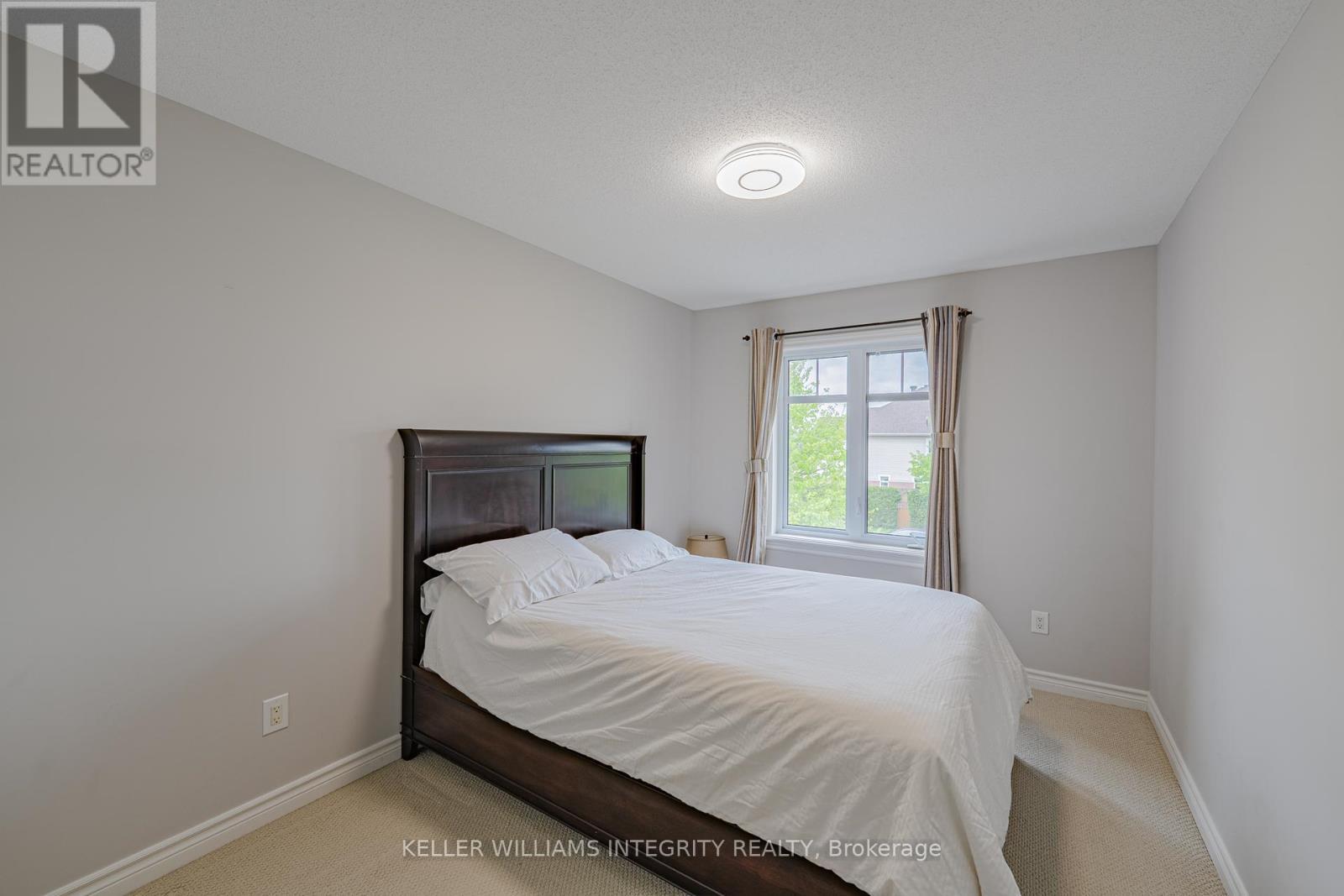 












268 KEYROCK DRIVE

,
Ottawa,




Ontario
K2T0G2

