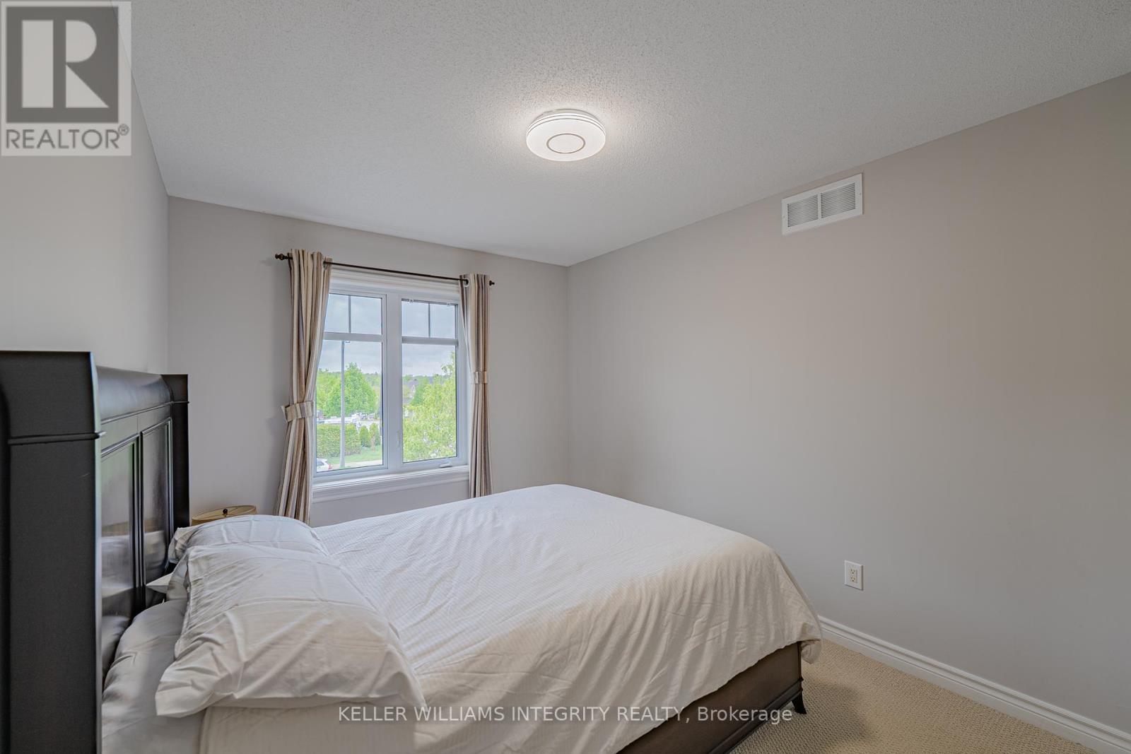 












268 KEYROCK DRIVE

,
Ottawa,




Ontario
K2T0G2

