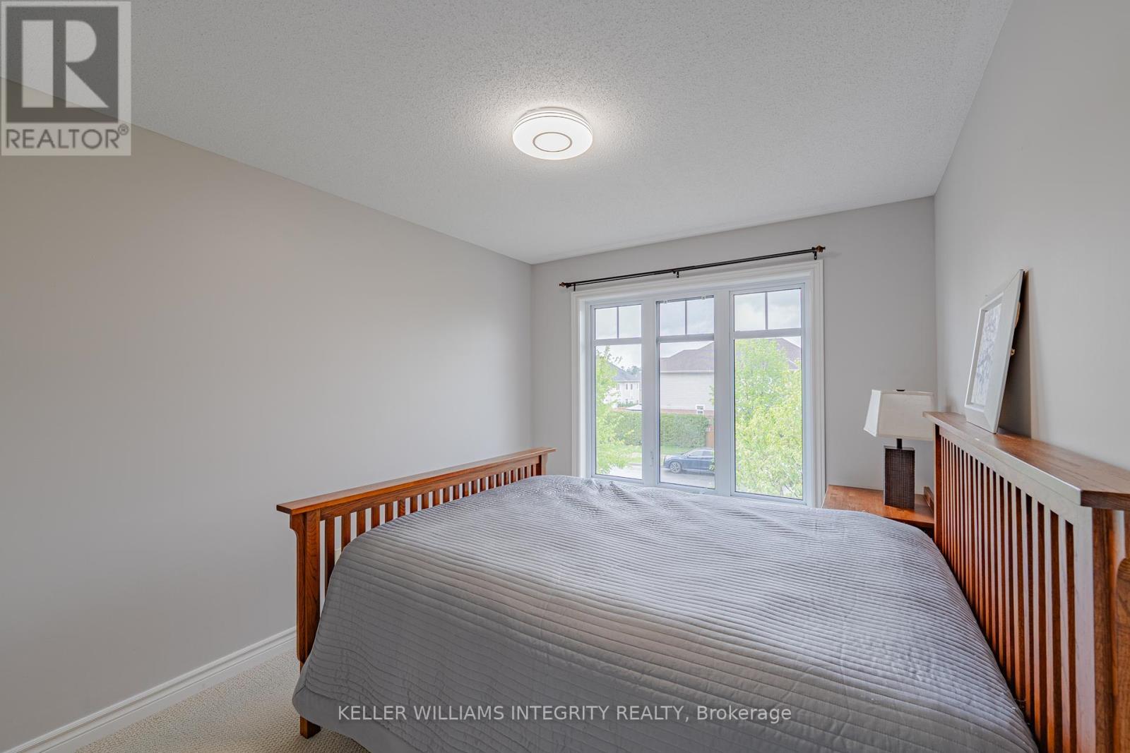 












268 KEYROCK DRIVE

,
Ottawa,




Ontario
K2T0G2

