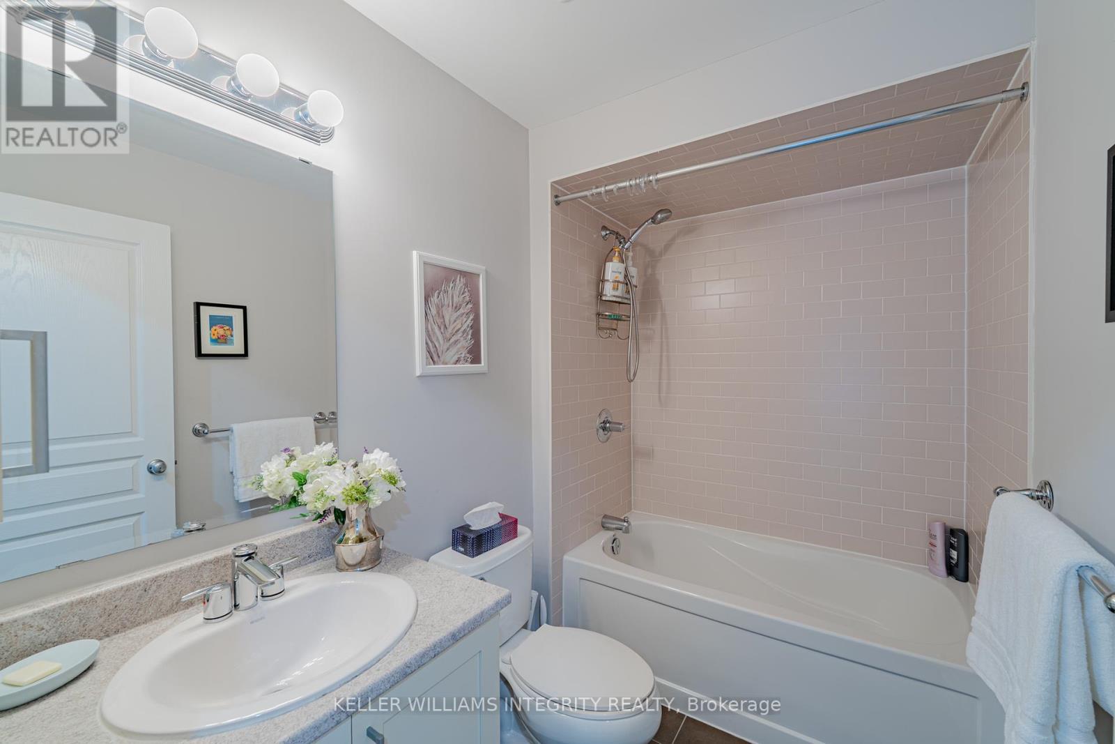 












268 KEYROCK DRIVE

,
Ottawa,




Ontario
K2T0G2

