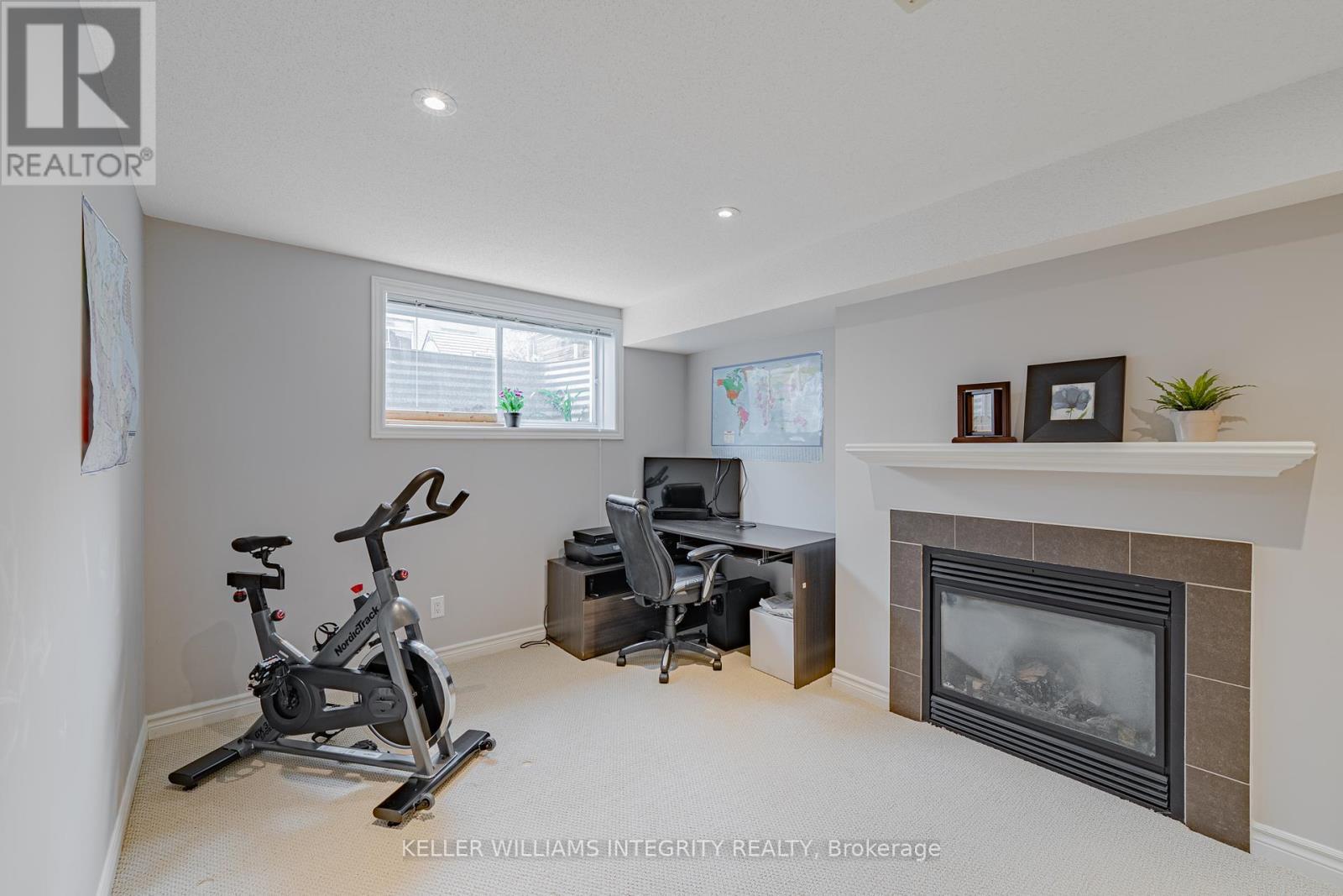 












268 KEYROCK DRIVE

,
Ottawa,




Ontario
K2T0G2

