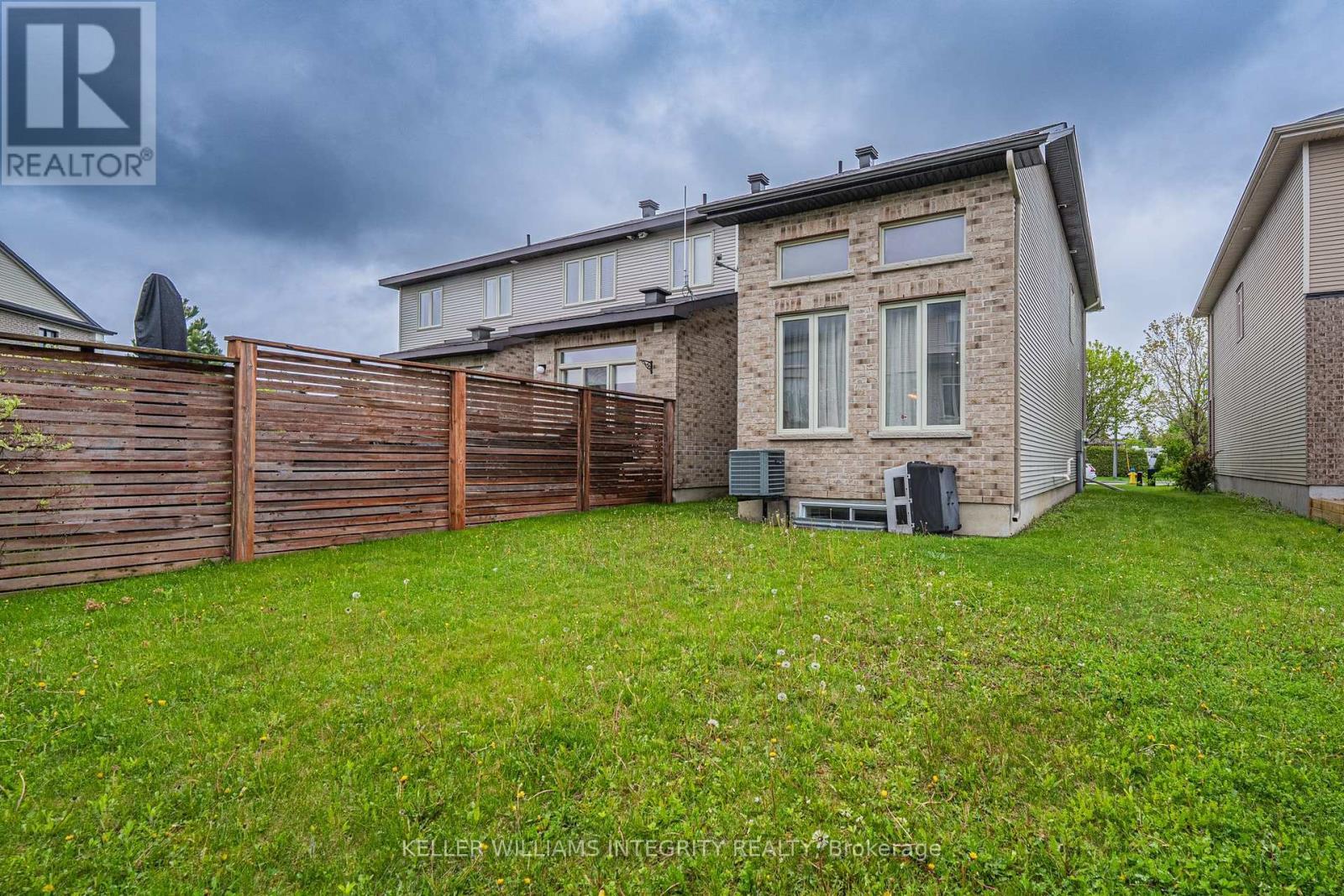 












268 KEYROCK DRIVE

,
Ottawa,




Ontario
K2T0G2


