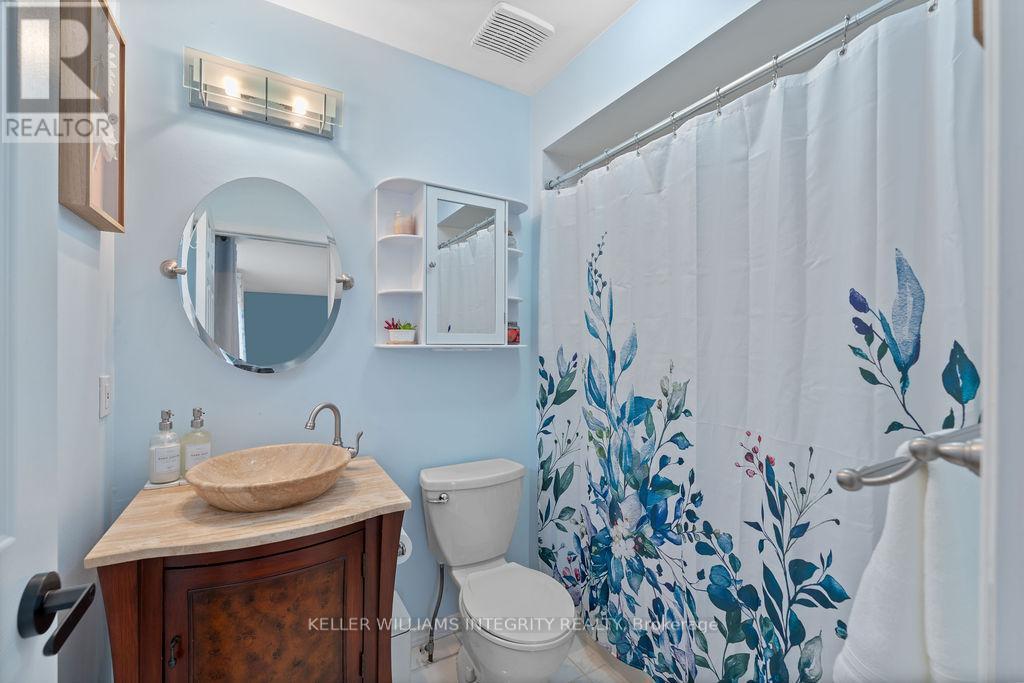 












10 BATON COURT

,
Ottawa,




Ontario
K2L4C8

