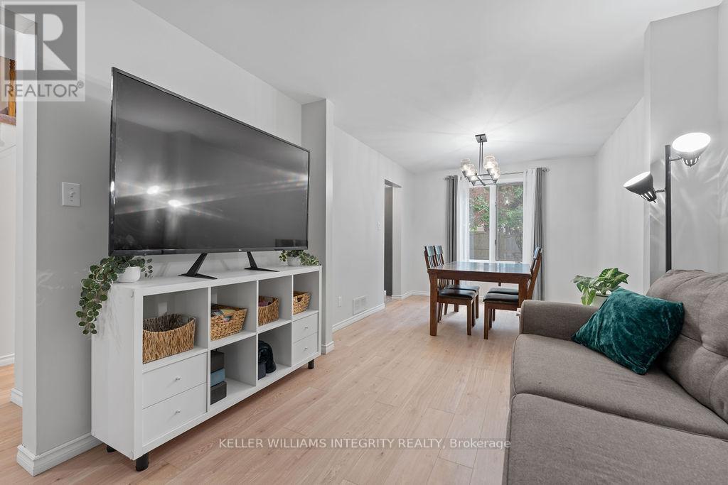 












10 BATON COURT

,
Ottawa,




Ontario
K2L4C8


