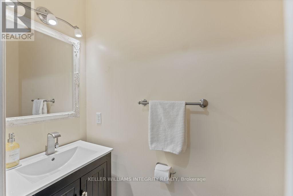 












10 BATON COURT

,
Ottawa,




Ontario
K2L4C8

