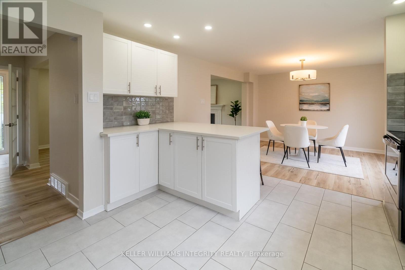 












103 BEAVER RIDGE

,
Ottawa,




Ontario
K2E6E5

