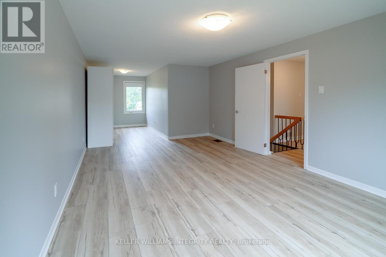 












103 BEAVER RIDGE

,
Ottawa,




Ontario
K2E6E5

