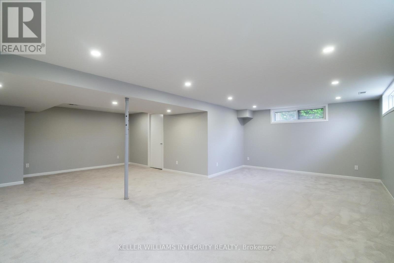 












103 BEAVER RIDGE

,
Ottawa,




Ontario
K2E6E5

