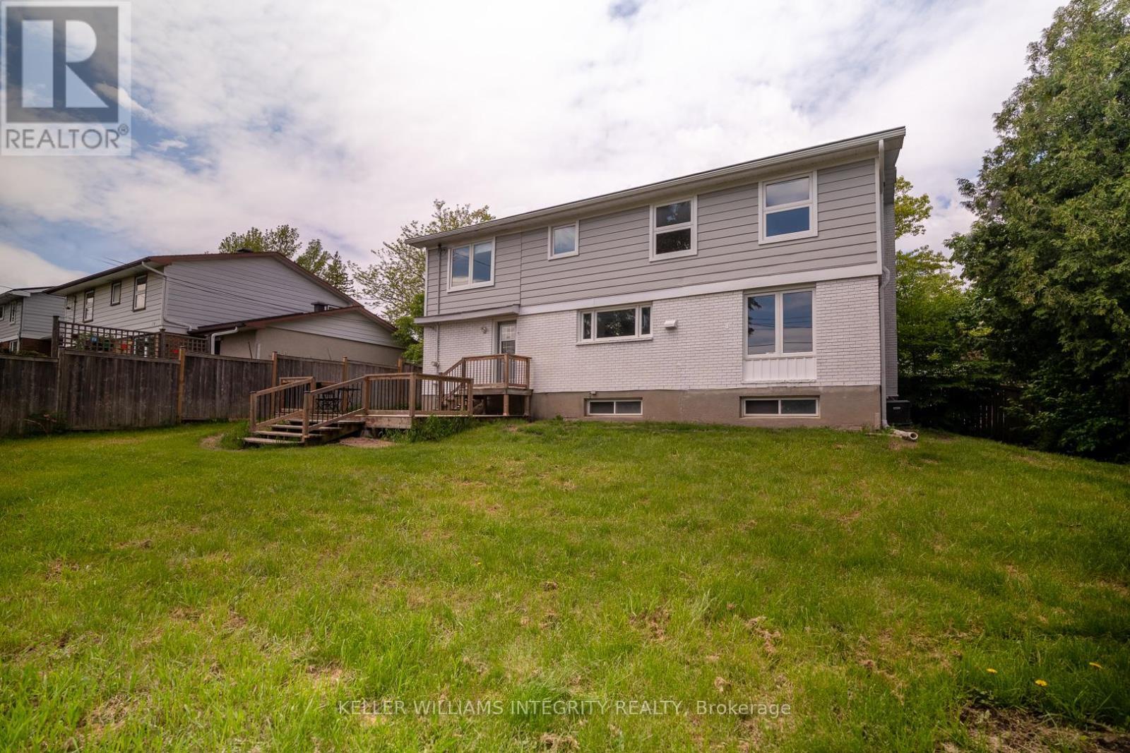 












103 BEAVER RIDGE

,
Ottawa,




Ontario
K2E6E5

