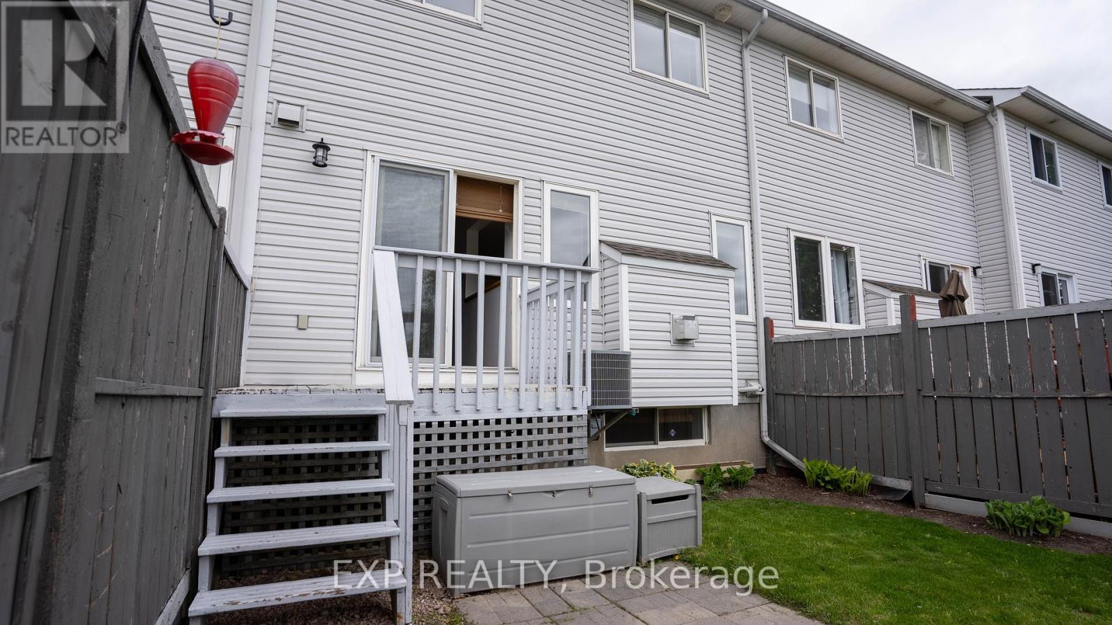 












1640 TRENHOLM LANE

,
Ottawa,




Ontario
K4A4B4

