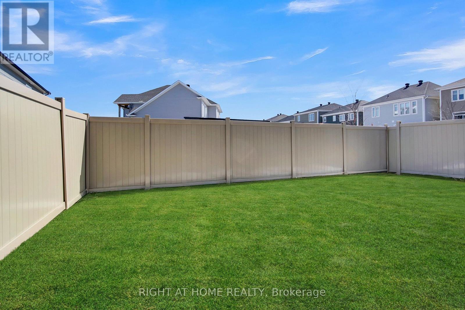












68 PELHAM CRESCENT

,
Ottawa,




Ontario
K0A2Z0

