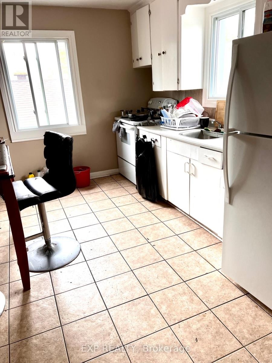 












269 STE ANNE STREET

,
Ottawa,




Ontario
K1L7C3

