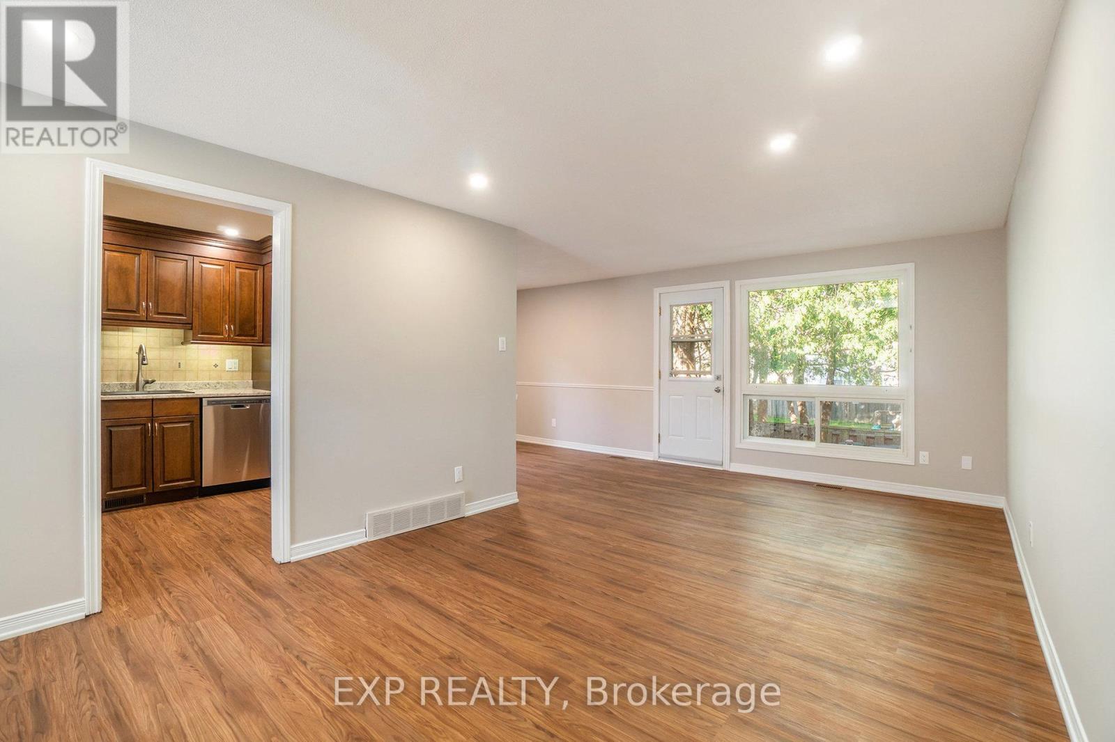 












1332 LASSITER TERRACE

,
Ottawa,




Ontario
K1J8N2

