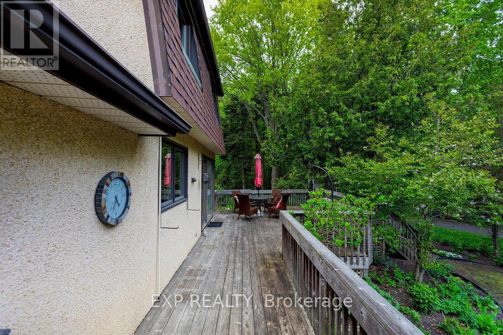 












19 ANCROFT COURT

,
Ottawa,




Ontario
K2G4A5

