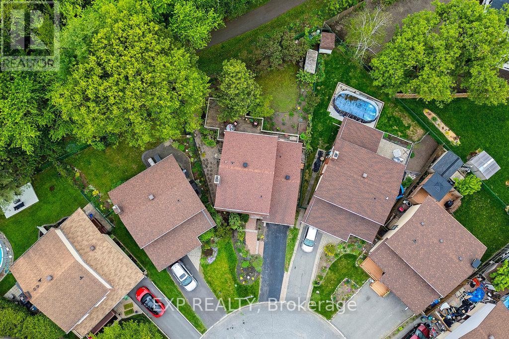 












19 ANCROFT COURT

,
Ottawa,




Ontario
K2G4A5

