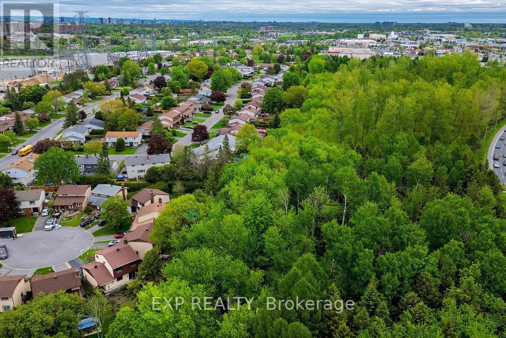 












19 ANCROFT COURT

,
Ottawa,




Ontario
K2G4A5

