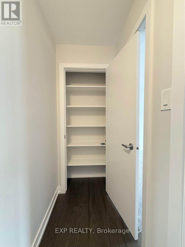 












542 OLDENBURG AVENUE

,
Ottawa,




Ontario
K0A2Z0

