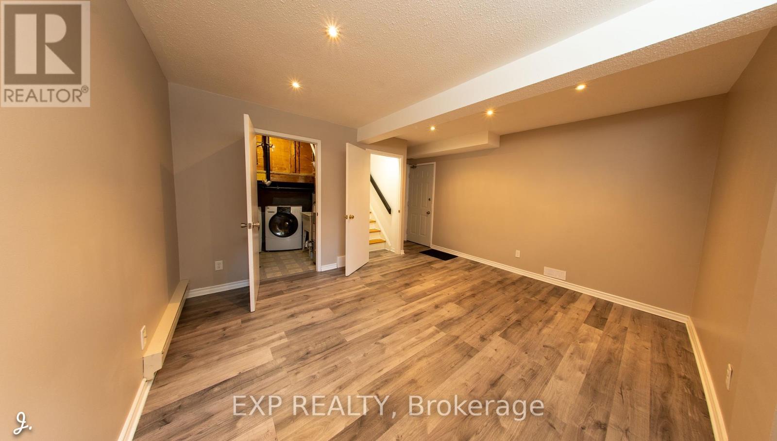 












2772 SPRINGLAND DRIVE

,
Ottawa,




Ontario
K1V6M4

