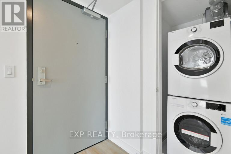 












301 - 29 ROBINSON AVENUE

,
Ottawa,




Ontario
K1N8N8

