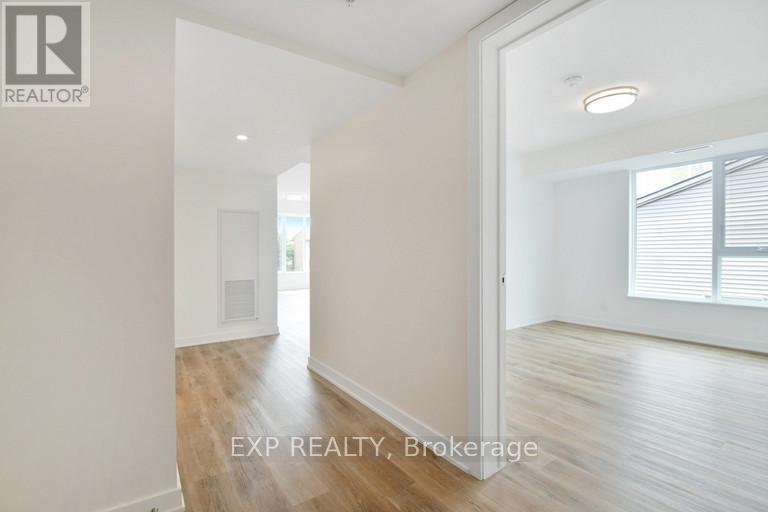 












301 - 29 ROBINSON AVENUE

,
Ottawa,




Ontario
K1N8N8

