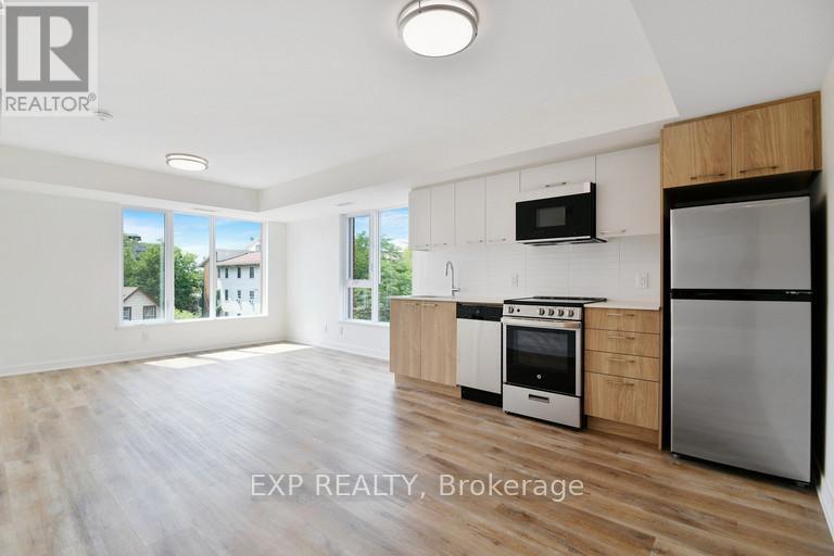 












301 - 29 ROBINSON AVENUE

,
Ottawa,




Ontario
K1N8N8


