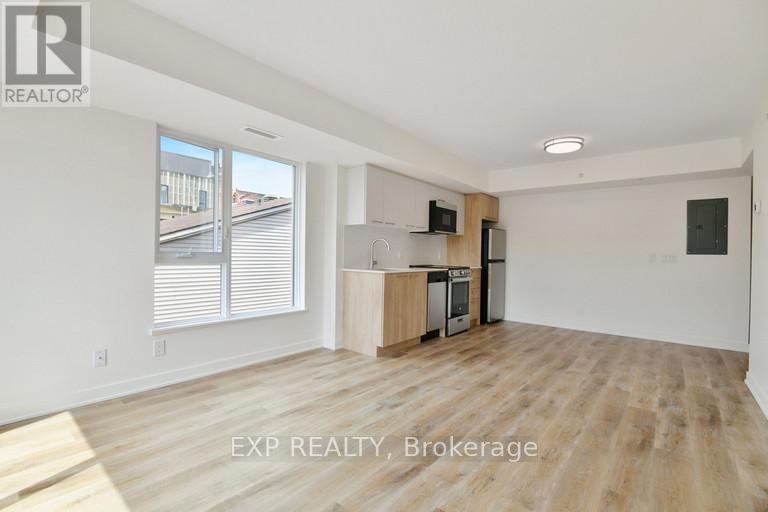 












301 - 29 ROBINSON AVENUE

,
Ottawa,




Ontario
K1N8N8

