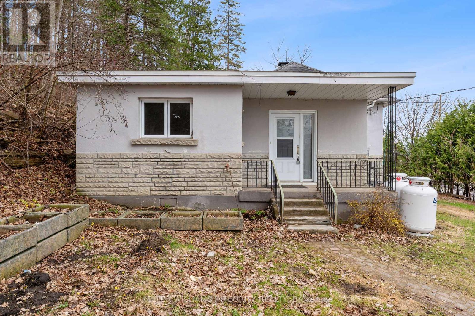 












3722 ST JOSEPH BOULEVARD

,
Ottawa,




Ontario
K4A0Z5


